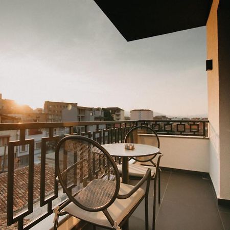 Mergan Hotel Korce Buitenkant foto